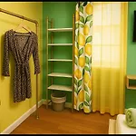Lemon Vibes Queen Size Room