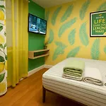 Lemon Vibes Queen Size Room