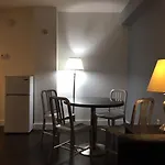 Manhattan Studio Apartment-Times Square