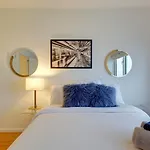 Times Square Lux Highrise