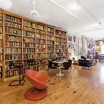 Library Loft By Onefinestay