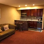 Ramada By Wyndham Flushing Queens