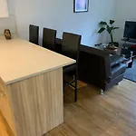Sunny Apartment In Chelsea