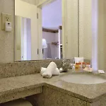 Woodside Motor Inn