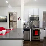 Hamilton Heights: Luxurious Home