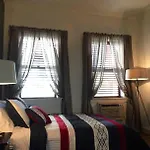 Studio Apartment 1 Block Away From Times Square