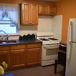 Beautiful Room Near Jfk And Close To Laguardia Airports
