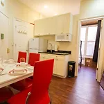 Studio Plus - 2 Bedroom Apartment In Midtown
