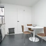 Chelsea South 30 Day Stays