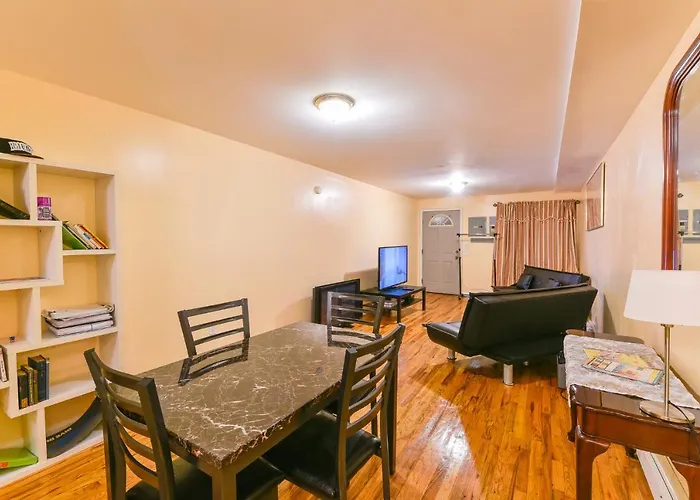 Brooklyn Blue Ridge Manor: Exquisite 4 Bedroom, 2.5 Bathrooms With A Home Appeal