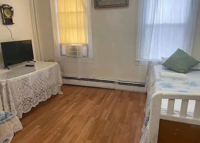 A Big Room in Queens
