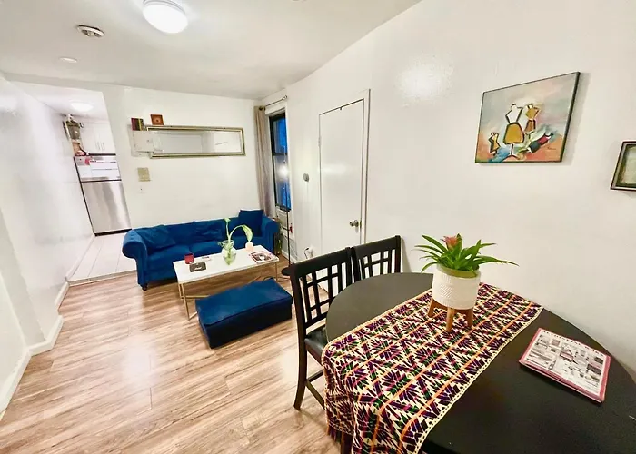 2 Bedrooms Flat 5 Minutes From Times Square