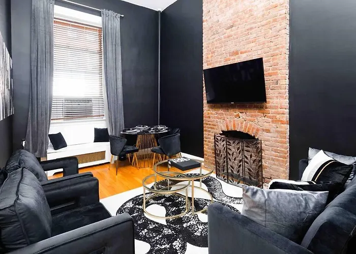 Spacious Studio In Brooklyn Heights
