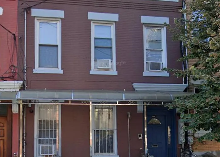 2 Spacious Apartments Oasis To Choose From 20 Min From Manhattan In A Quiet Neighborhood