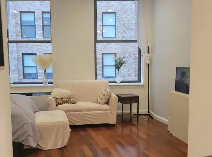 Wall Street Apartment- Near World Trade Center, Ferry, South Street Seaport