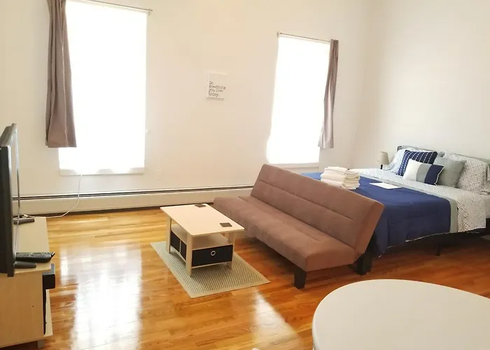 Studio Apartment Near Columbus Circle/Central Park