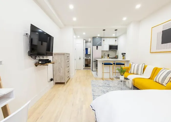 1597-1 Large Studio W D In The Unit Prime Ues