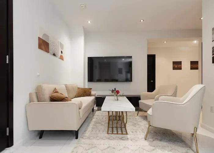 Magnificent 5 Bedroom Apt In Nyc!