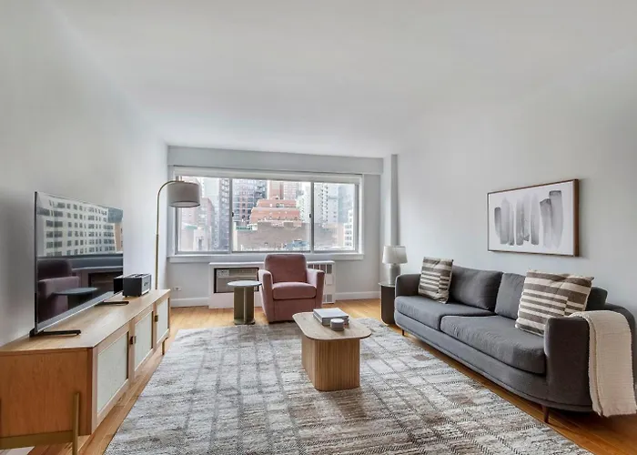 Lenox Hill 2Br W Elevator Doorman Nr Art Nyc-1284