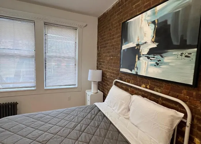 Modern Apartment By Central Park 3Br