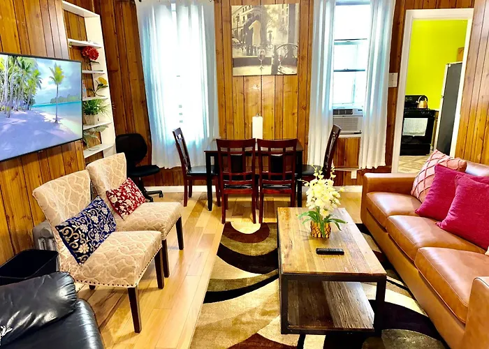 Two Stops To Manhattan, 3 Bedroom Apt In Lic