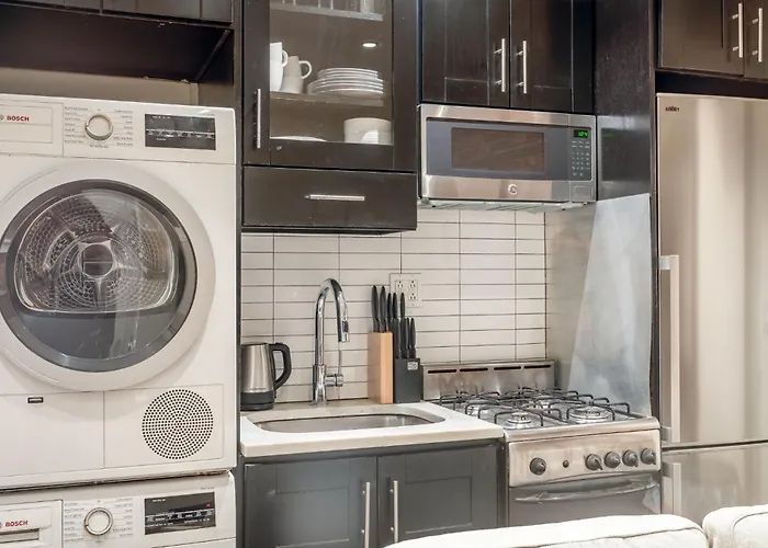 Chic Room Stay Near 3Rd Street Promenade With Shared Bathroom