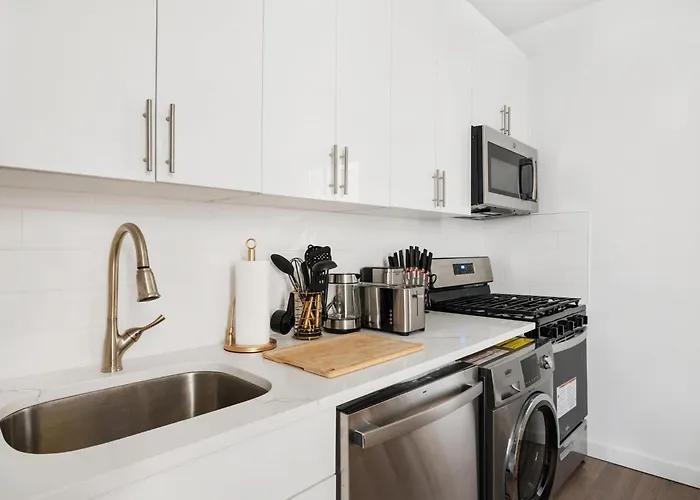1290-10 New Renovated 2 Bedrooms In Ues