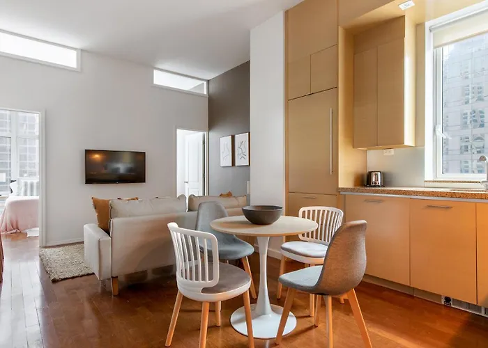 Marvelous Apartment In Midtown Manhattan