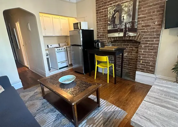 1 Bedroom Cozy Unit In Columbus Ave