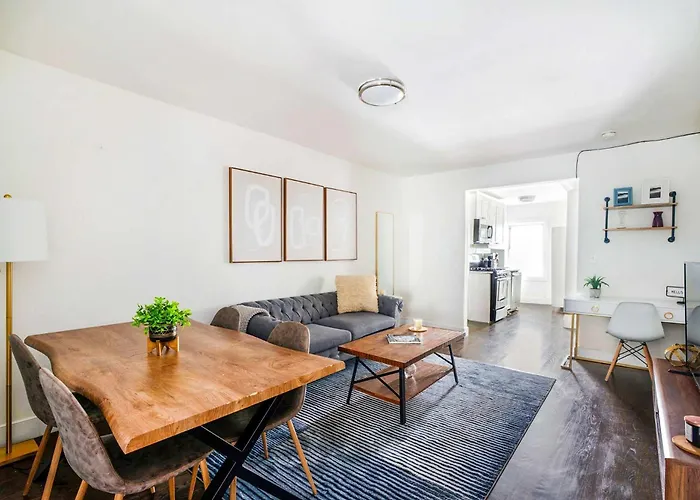 39-3 Newly Renovated 3 Bedroom Prime Midtown Sleeps 6