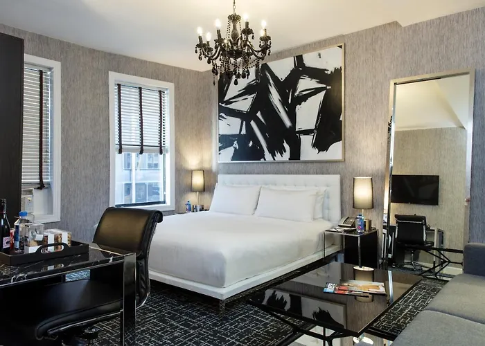 Square Hotel At Times Square
