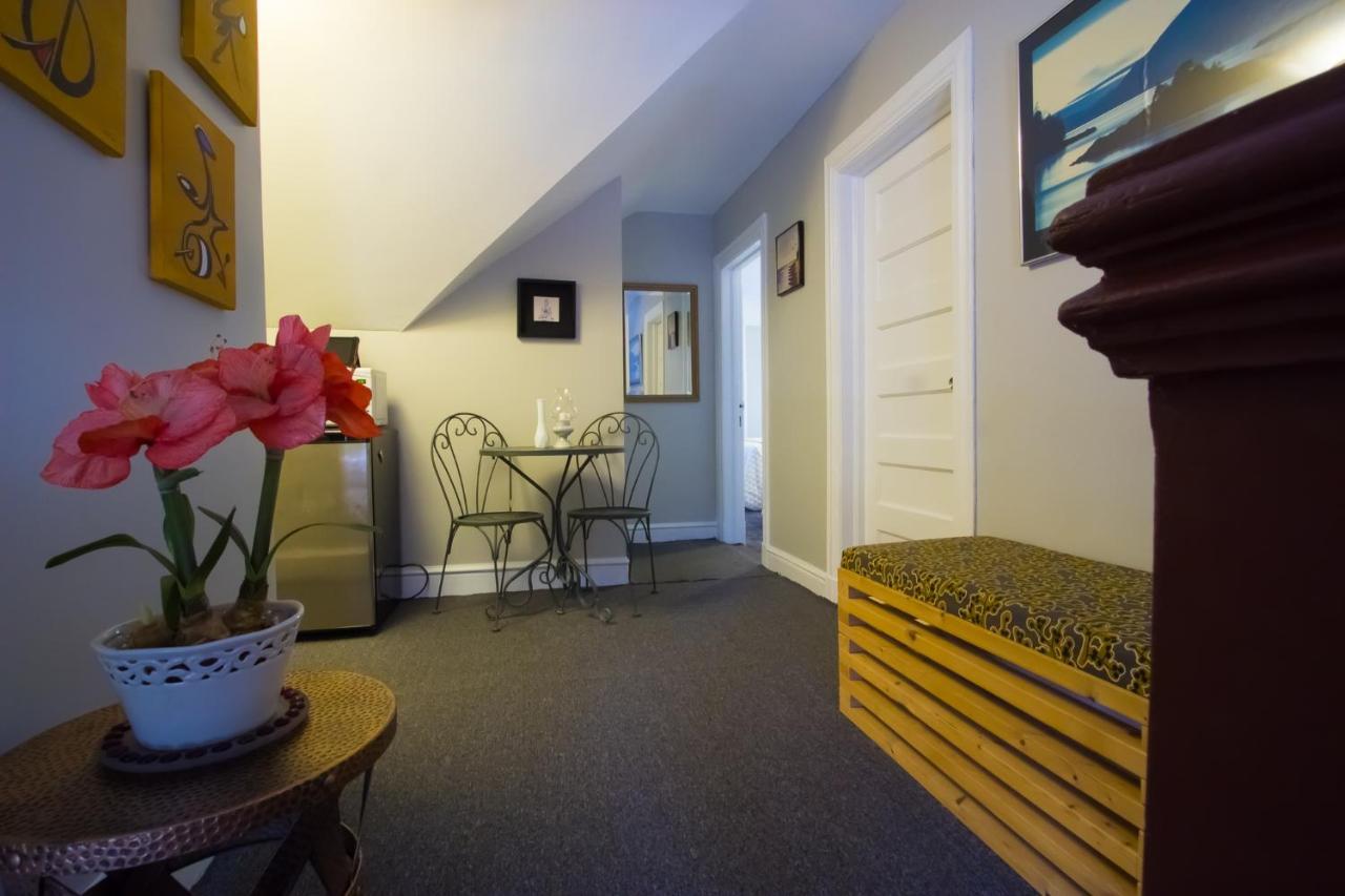 Couette-café A And Fayebed And Breakfast, Inc, New York