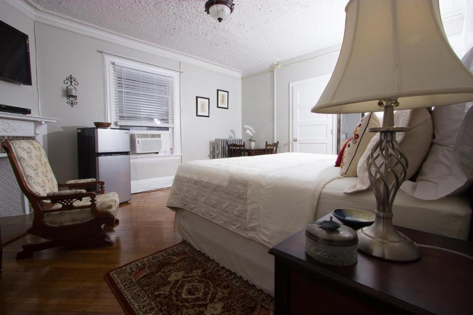 A And Fayebed And Breakfast, Inc, * New York