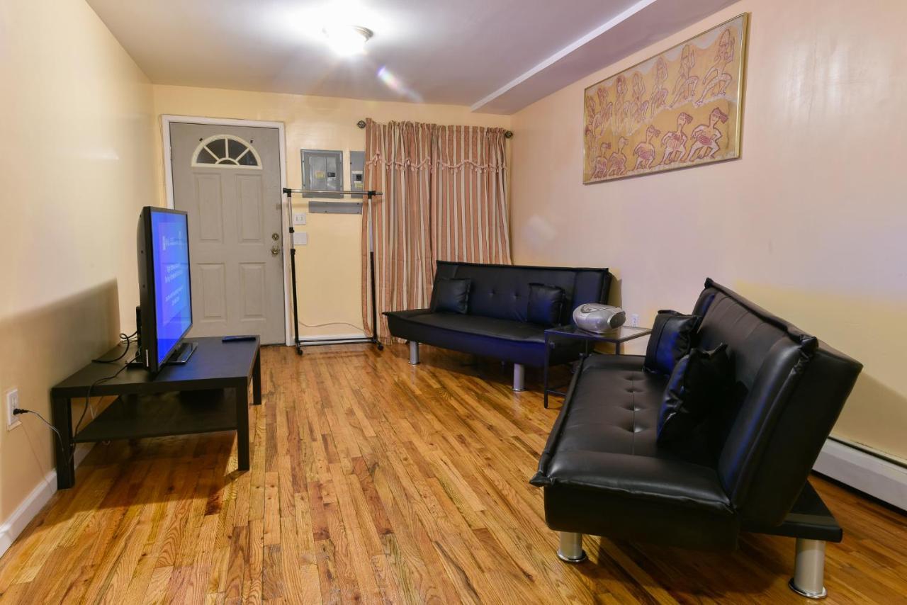Brooklyn Blue Ridge Manor: Exquisite 4 Bedroom, 2.5 Bathrooms With A Appeal Appartement New York