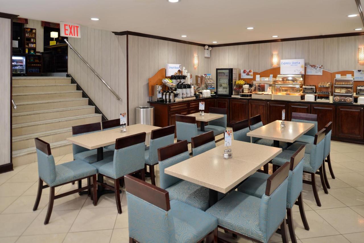Express Kennedy Airport 3*