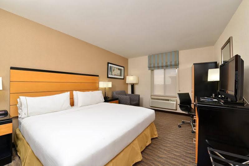 Express Kennedy Airport Hotel 3*