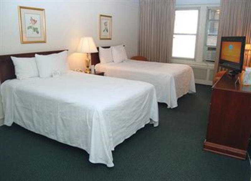 Salisbury Hotel 3*