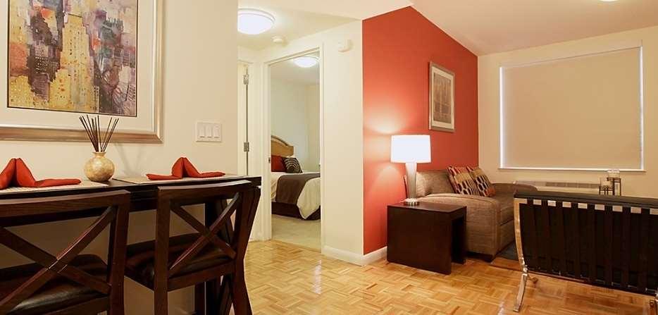 Oakwood Aurora Hotel *