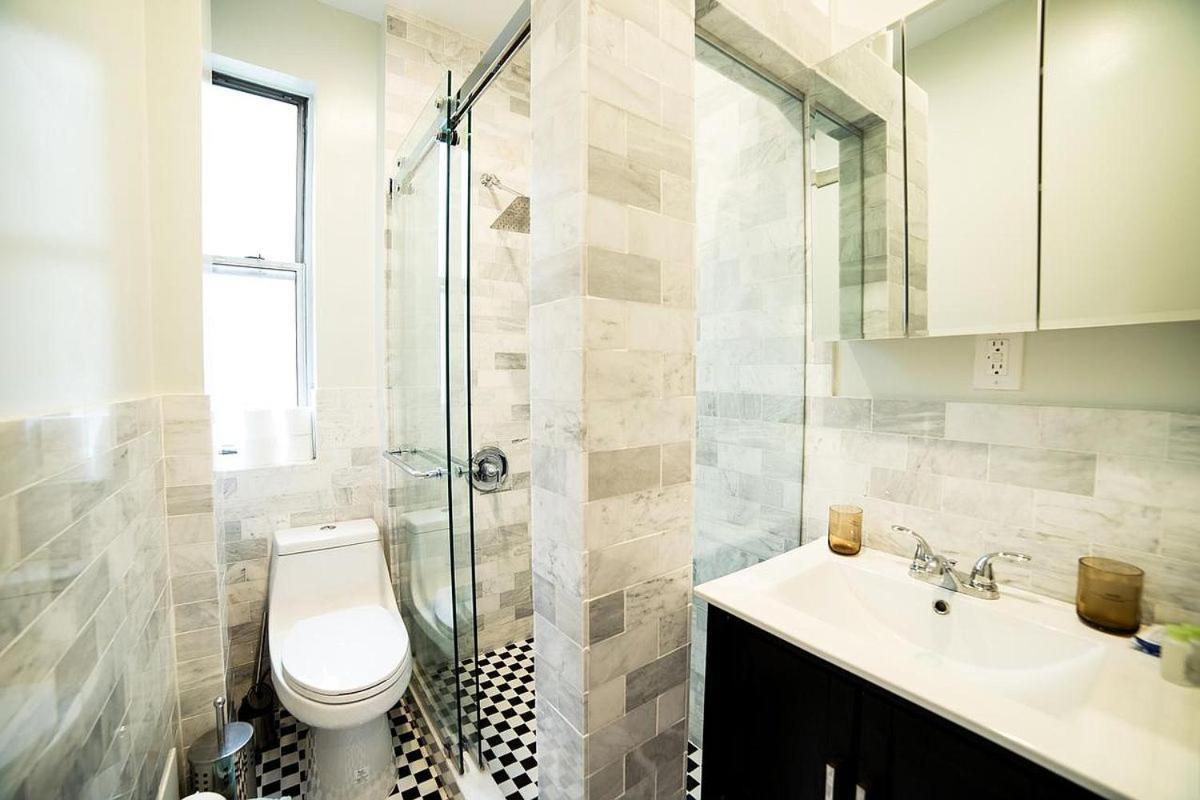 Newly Renovated Heart Of Lower East Side 2br 1ba, 5 Min Walk To Soho, 1 Block To Whole Foods, Washer Dryer! Apartment *