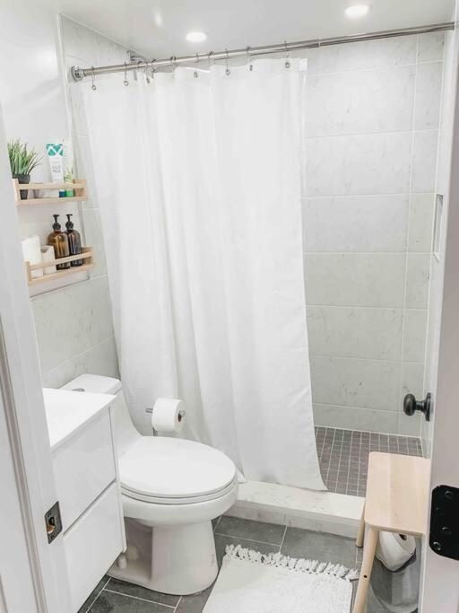 Appartement Luxury With Backyard + Close Transportation *