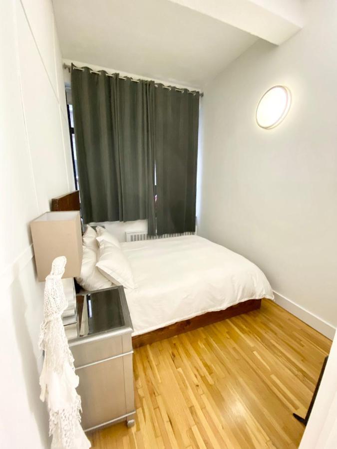 Madison Avenue Luxury Next To Times Square * New York