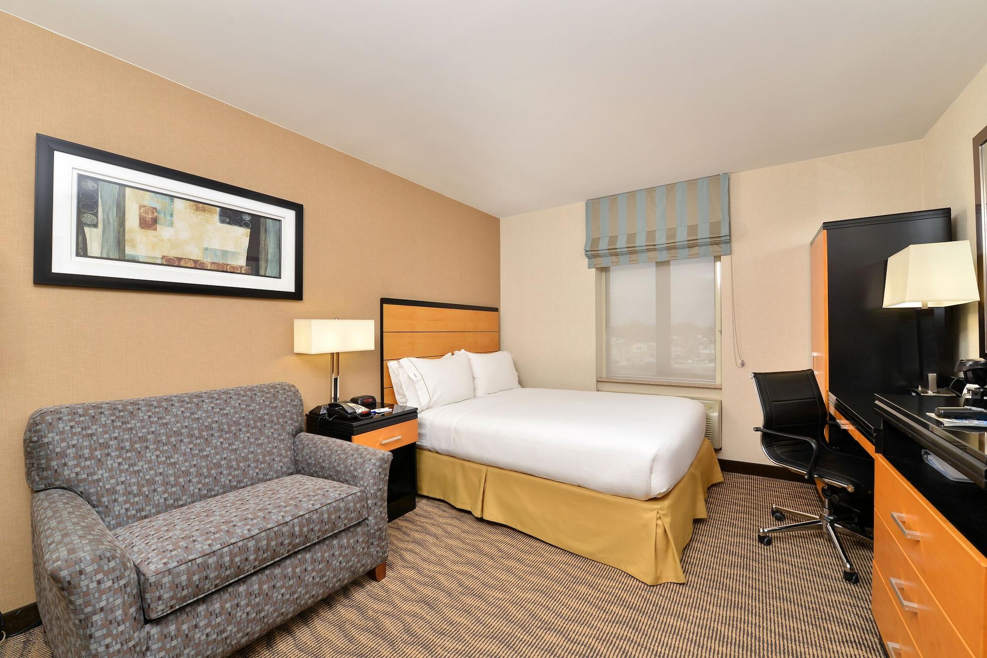 Express Kennedy Airport 3*
