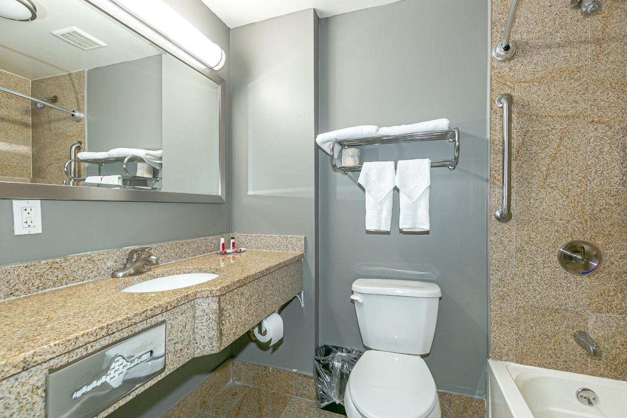 Ozone Inn&Suites New York