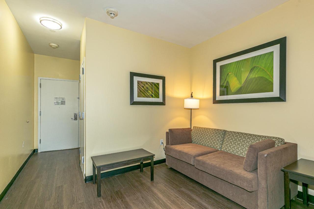 Ozone Inn&Suites Hotel