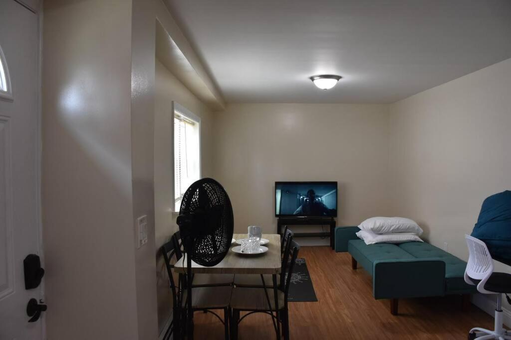 Lejlighed 2 Ptivet Bedroom,1 Bathroom,kitchen,self Check In,free Parking *