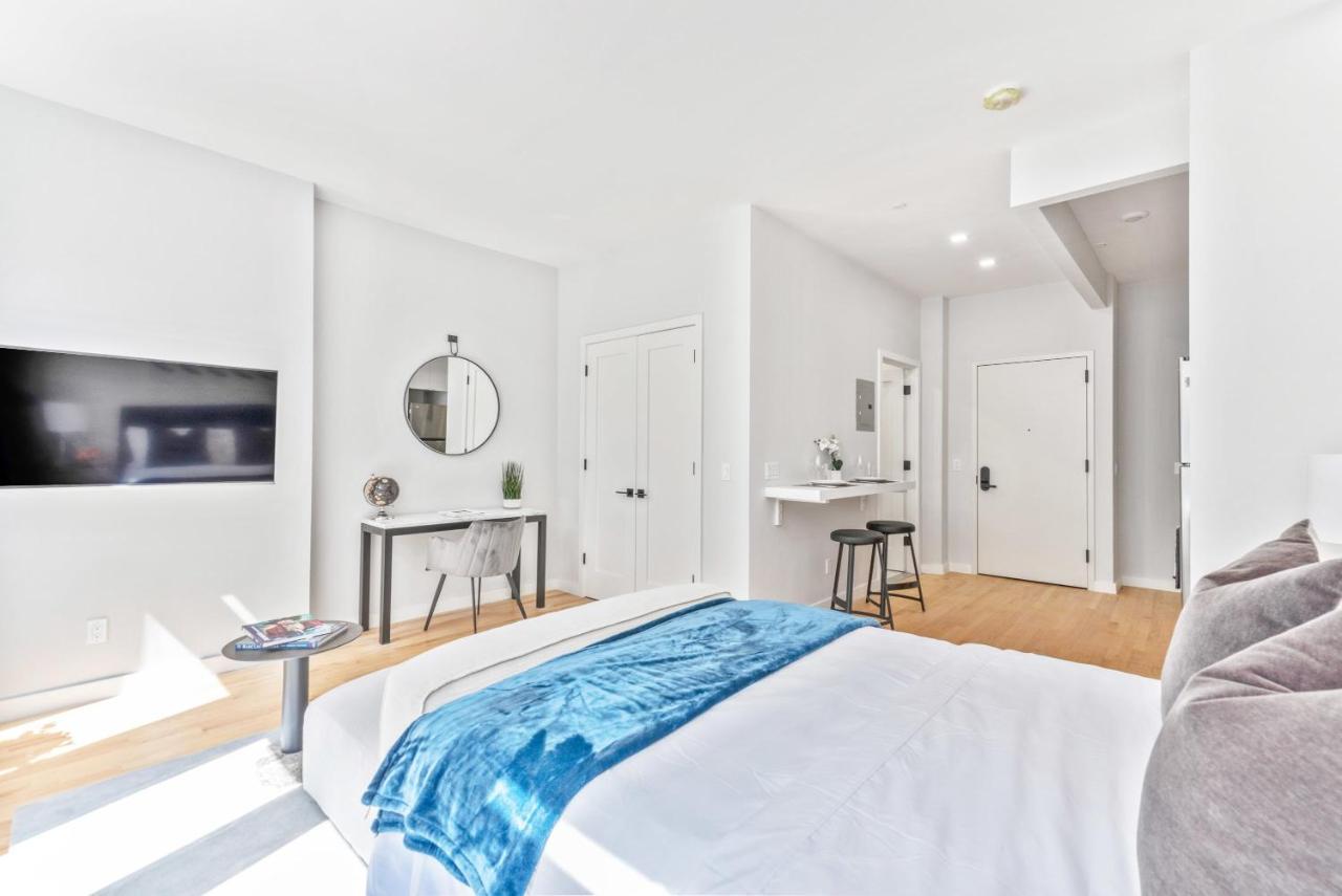Feriehus Maison Bella - Modern Studio W Charming Juliet Balcony New York