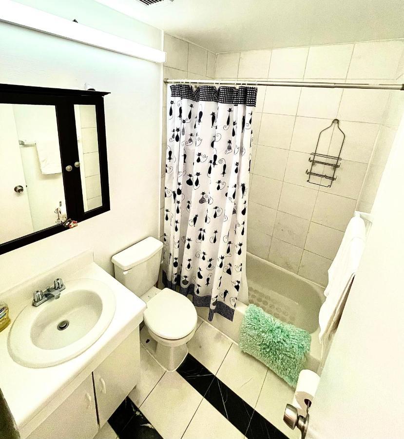 Stunning Two Bed Apt Hells Kitchen Apartment New York City