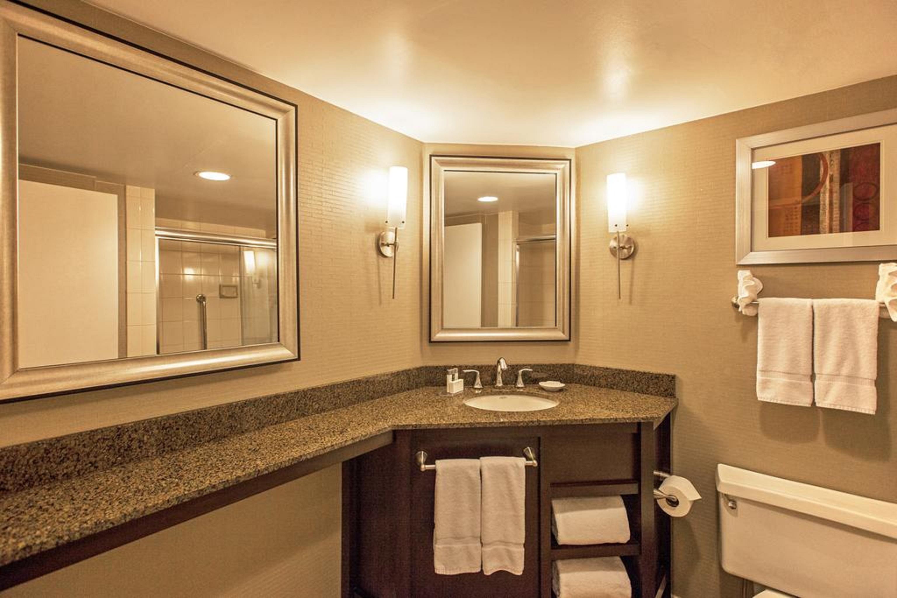 Doubletree By Hilton New York-laguardia Hotel 3*
