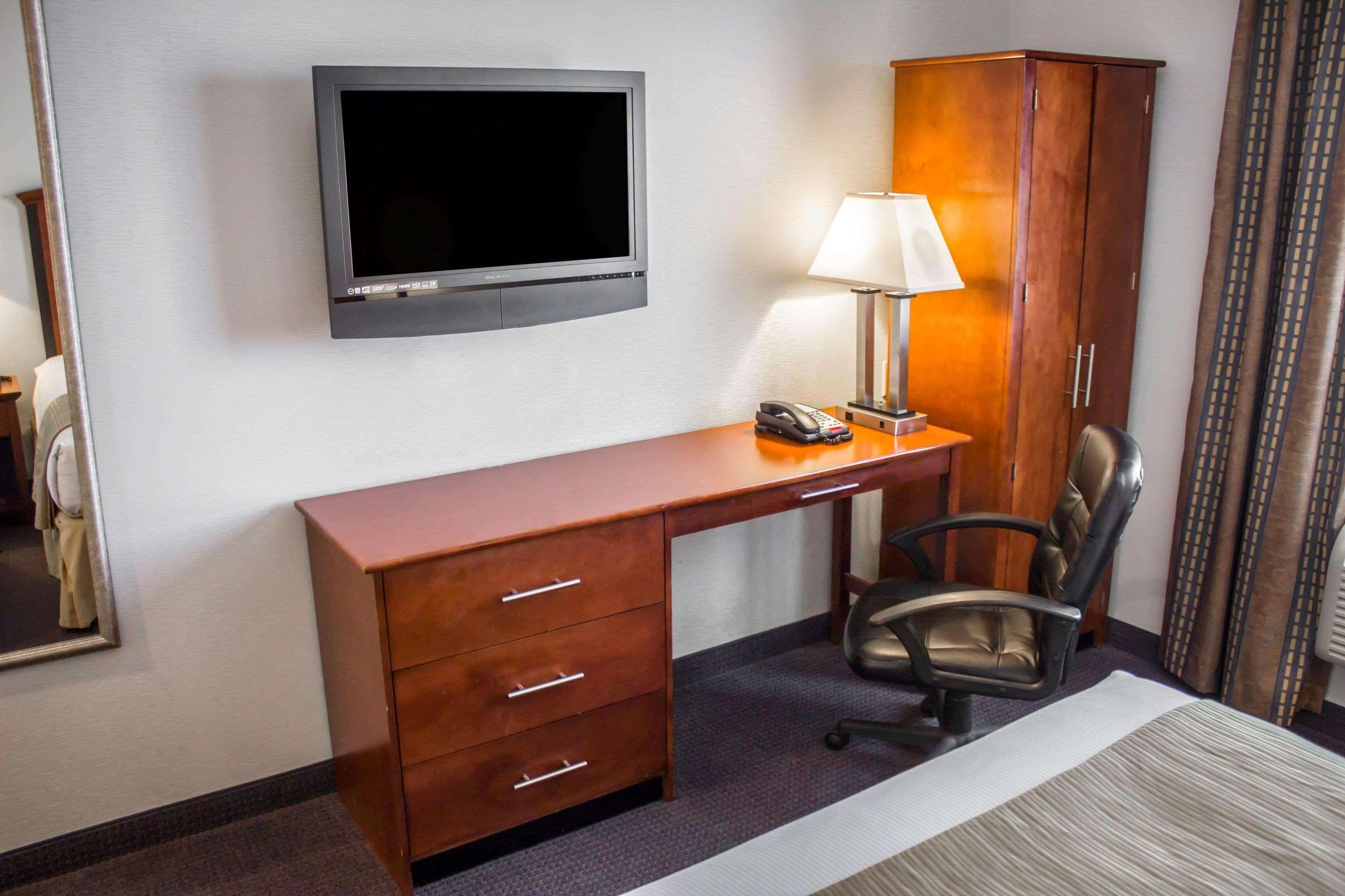 Quality Long Island - Queensboro Bridge 3*