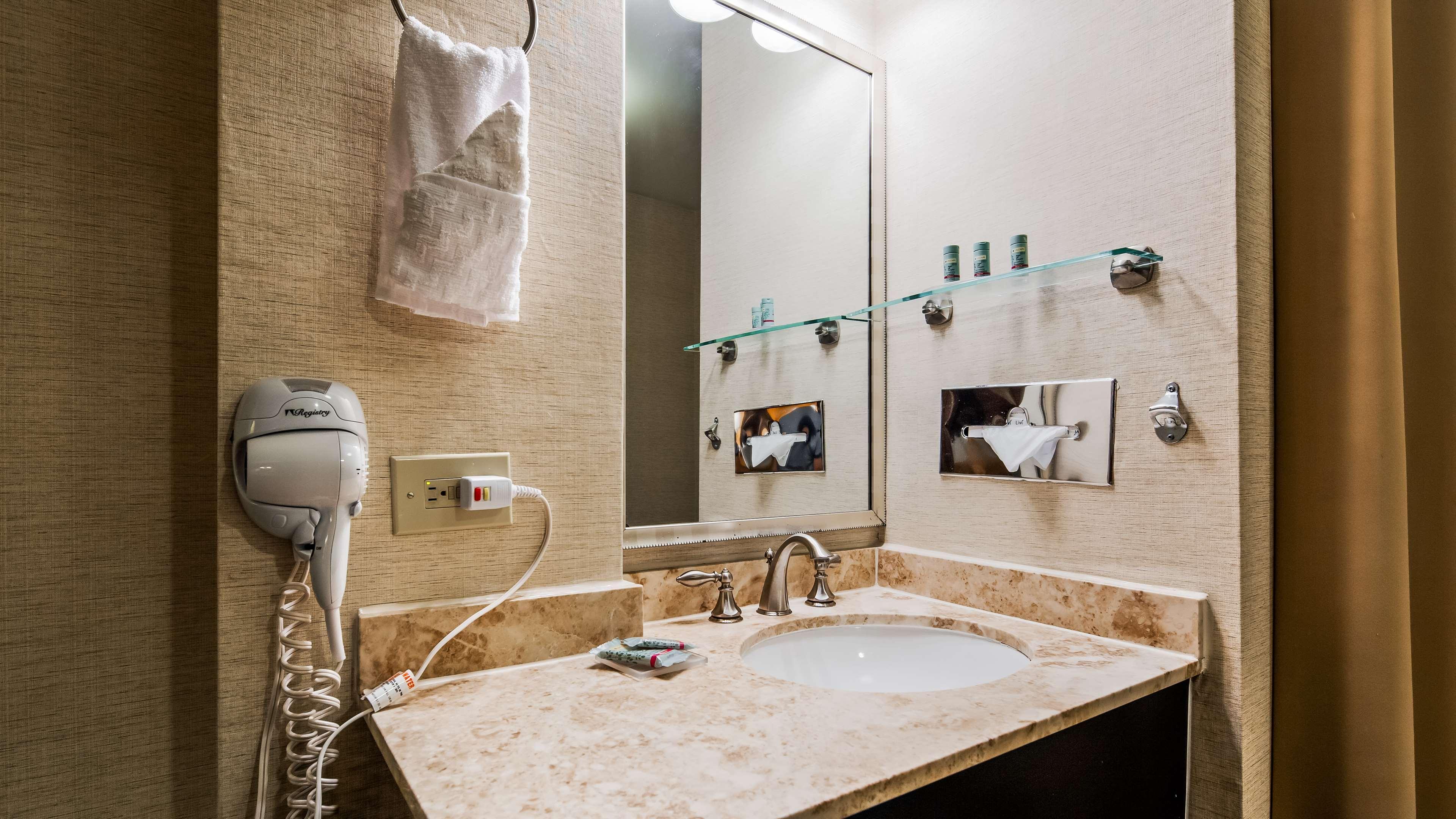 Hotel Western Queens Gold Coast 3*